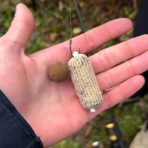 Tout savoir sur le PVA Stick : L’allié incontournable de vos sessions de pêche
